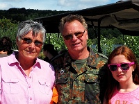 07 K.-R. Griesbach mit Frau und Enkeltochter